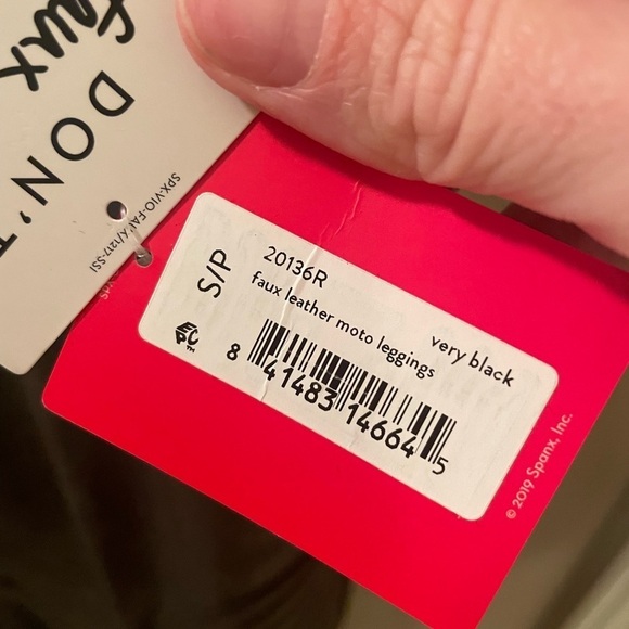 Spanx Faux Leather Moto Leggings Black Small NWT - Picture 4 of 6